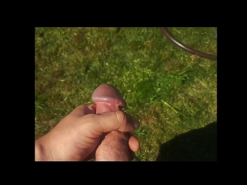 ❤️ Hottie si fa scopare a figa rosa è cums cun un squirt in un giardinu d'estate ️❌ Video cazzo à co.analytik24.ru ️❤