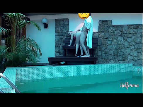 ❤️ Boss invita a cameriera à a piscina, ma ùn pudia resiste à un caldu ️❌ Video cazzo  à co.analytik24.ru ️❤